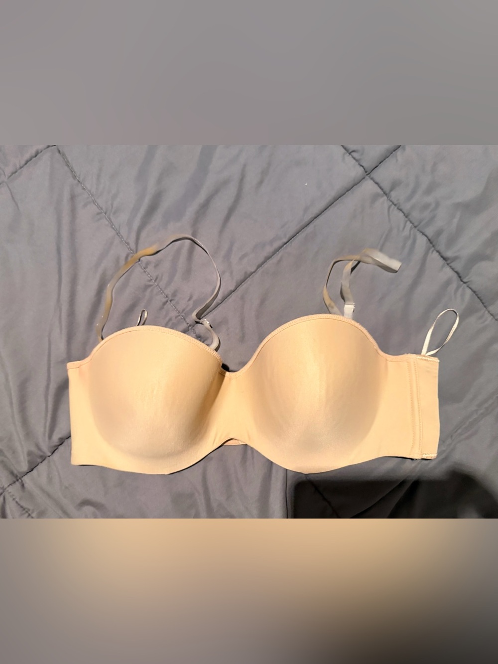 Seamless Nude Strapless Convertible Bra with Removable Straps